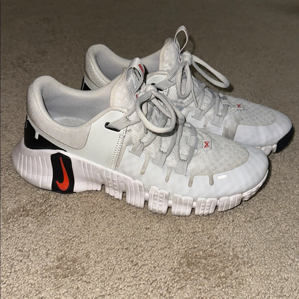 Nike Free Metcon 5 'Photon Dust Picante Red'